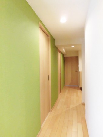 玄関を広々とした自転車も置ける開放的な空間に 渋谷区I様邸 玄関を広々とした自転車も置ける開放的な空間に 渋谷区I様邸